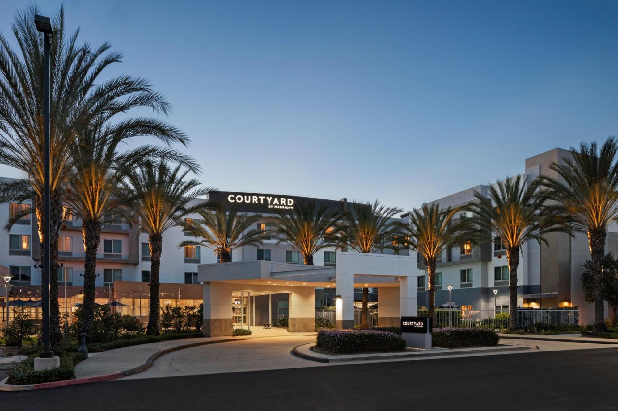 Courtyard Long Beach Airport Eksteriør billede